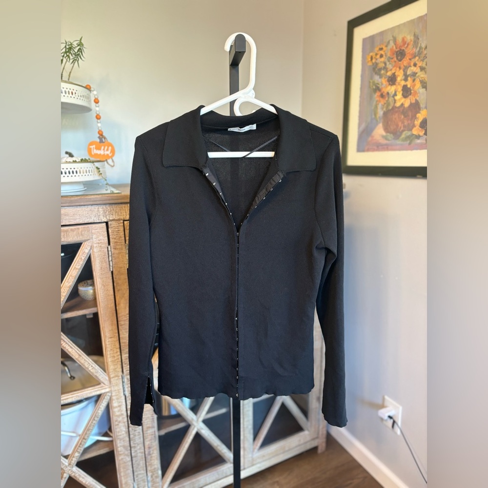 M N G MANGO LONG SLEEVE CLASP UP SNATCHING BLACK TOP